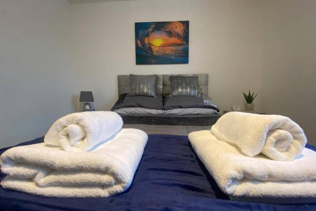 The Onyx Suite - 1 Bed Apartment W/ Free Parking Кардиф Екстериор снимка